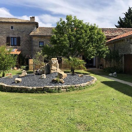 Blacksmiths Cottage In Blanzay - 3 Beds 외부 사진