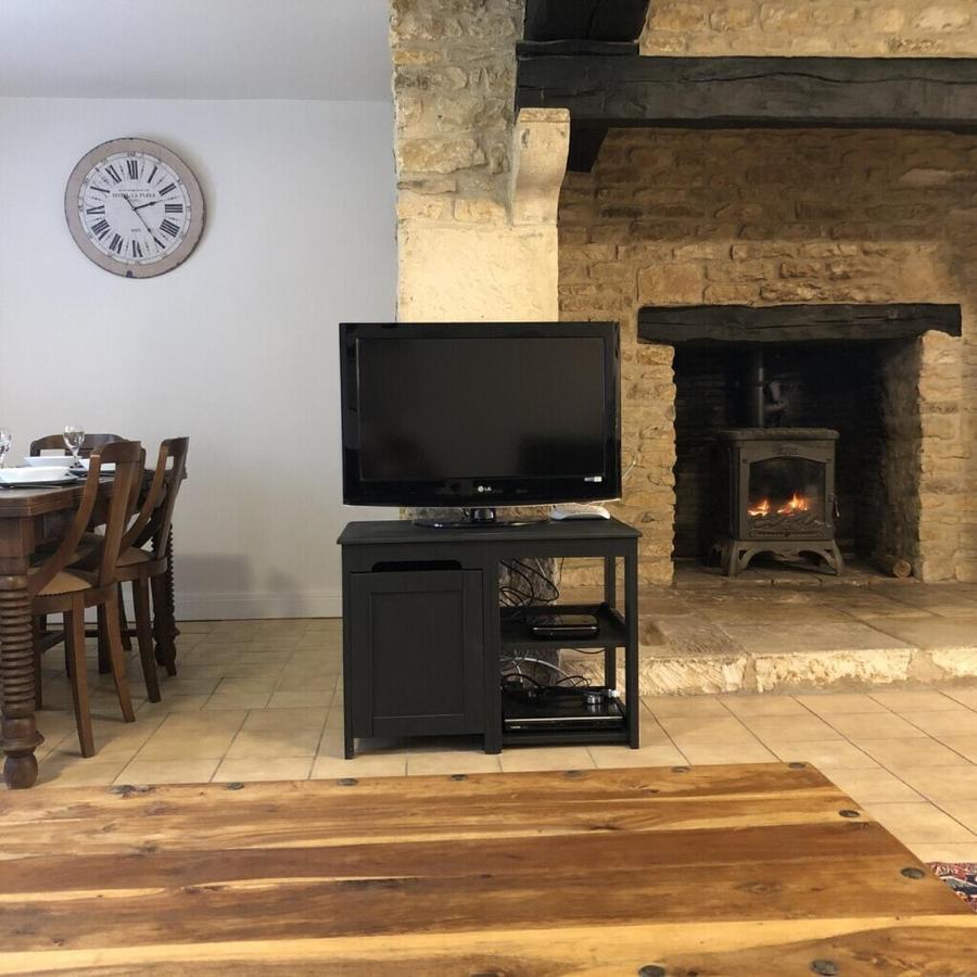 Blacksmiths Cottage In Blanzay - 3 Beds 외부 사진