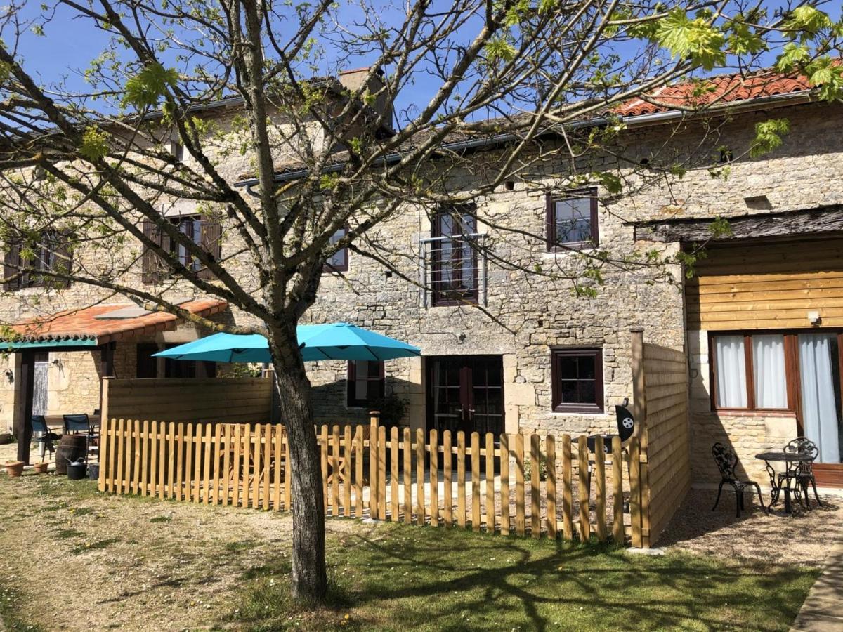 Blacksmiths Cottage In Blanzay - 3 Beds 외부 사진