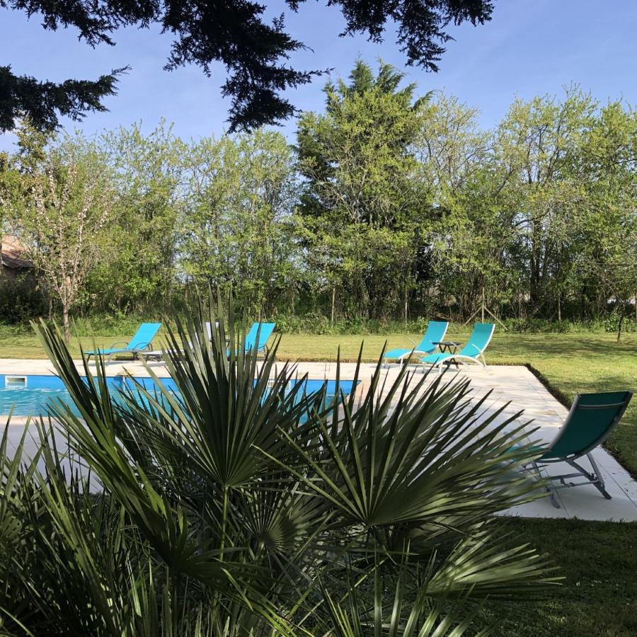 Blacksmiths Cottage In Blanzay - 3 Beds 외부 사진